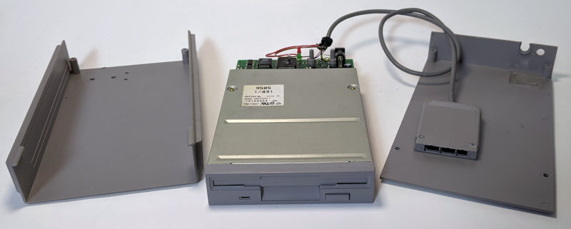 Interact Memory Disk Drive für Sony Playstation 1 - Gehäuse