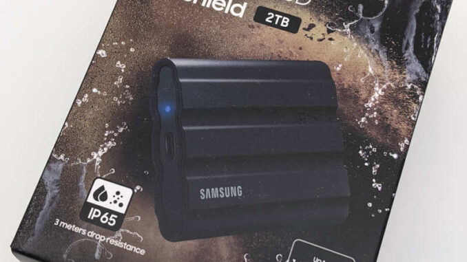 Samsung Portable SSD T7 Shield 2TB - USB SSD - Verpackung - Box