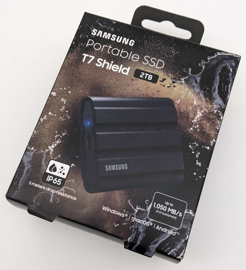 Samsung Portable SSD T7 Shield 2TB - USB SSD - Verpackung - Box