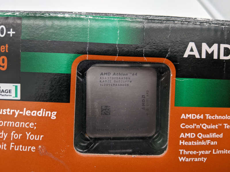 AMD Athlon 64 3700+ Prozessor Sockel 939 - Boxed - ADA3700DAA5BN - Sichtfenster