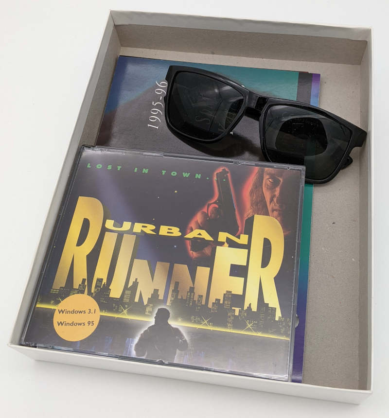 PC-Spiel Sierra Urban Runner - 1996 - Gratis Sonnenbrille mit Handbuch und CDs