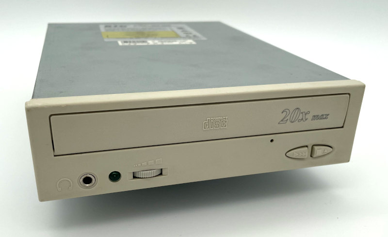 BTC CD-ROM BCD 20XB ATAPI - Vorderseite